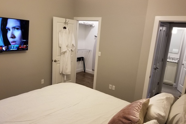 Room 4 of 28