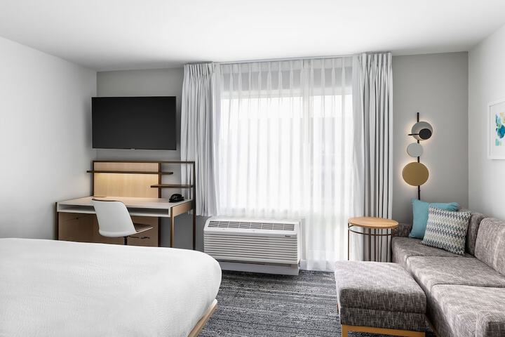 Room 10 of 25
