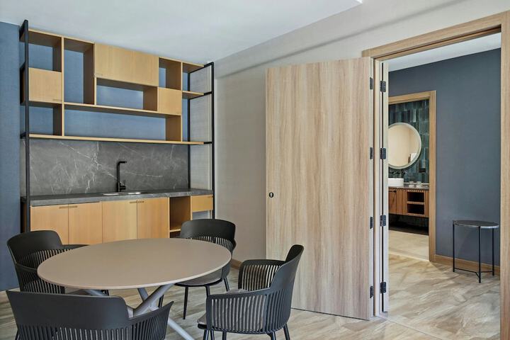 Room 28 of 54