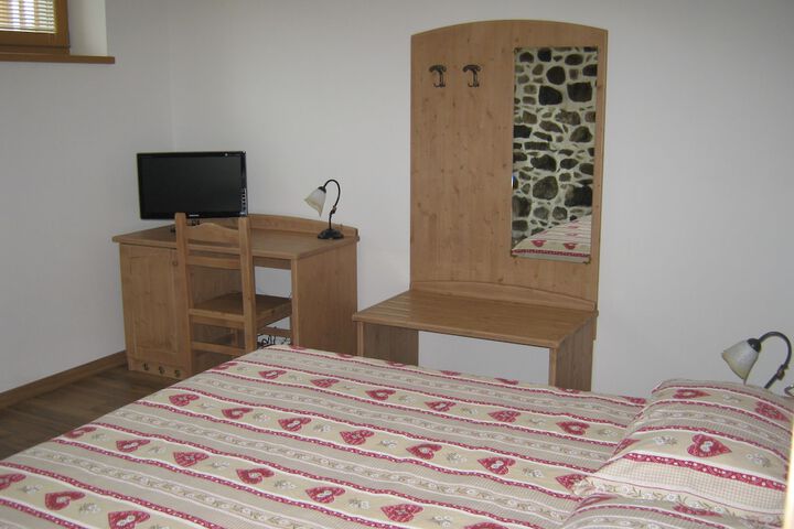 Room 4 of 51