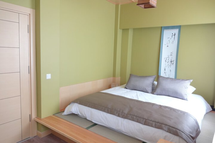 Room 13 of 105