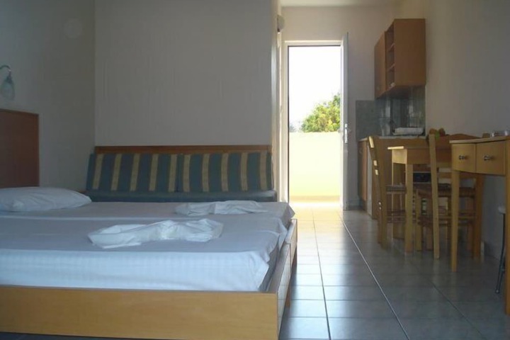 Room 7 of 16