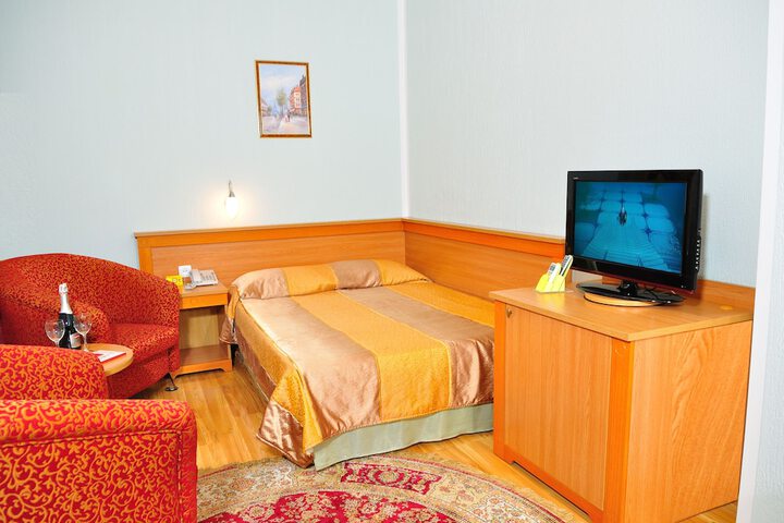 Room 6 of 61