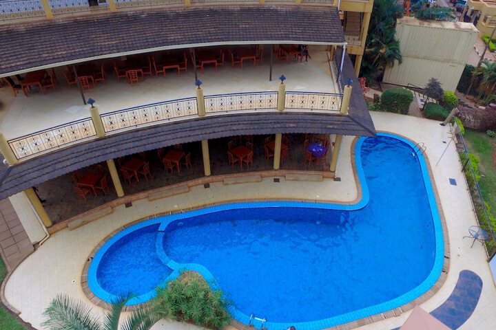 Hotel Pool