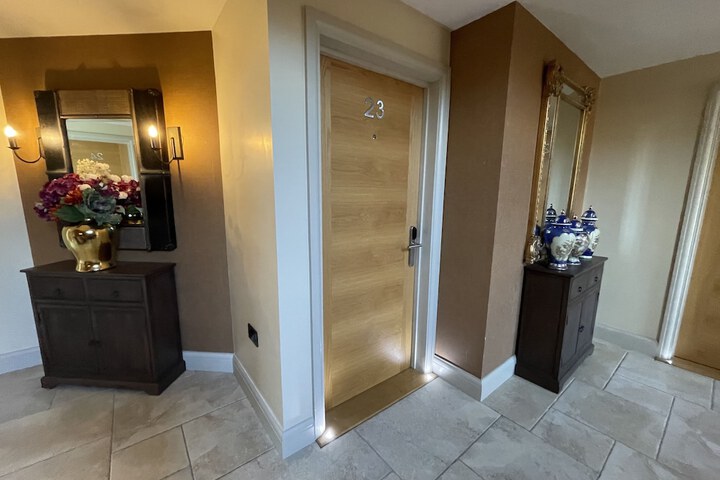 Room 31 of 147