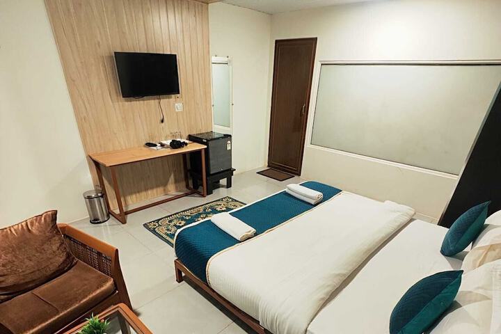 Room 3 of 7