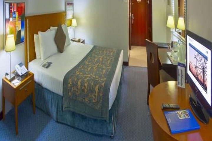 Room 27 of 67