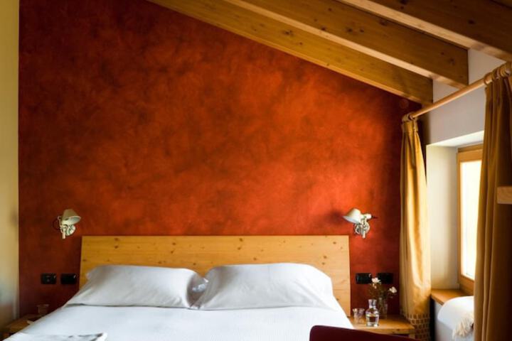 Room 14 of 49