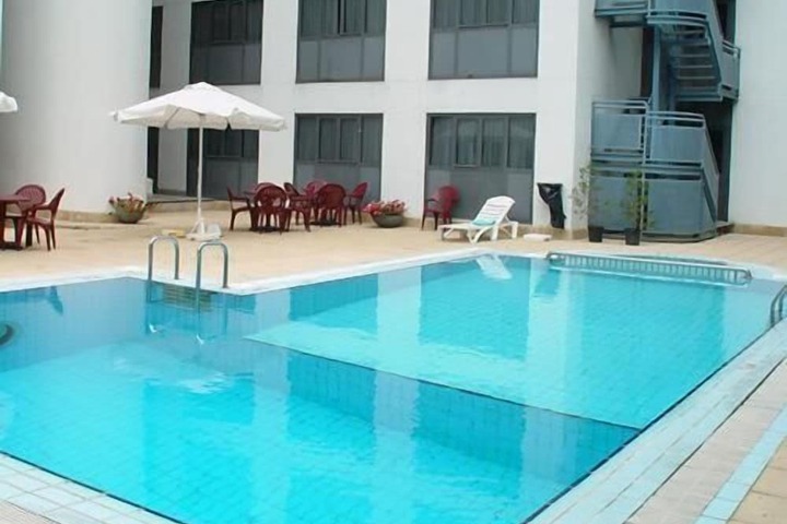 Hotel with Pool