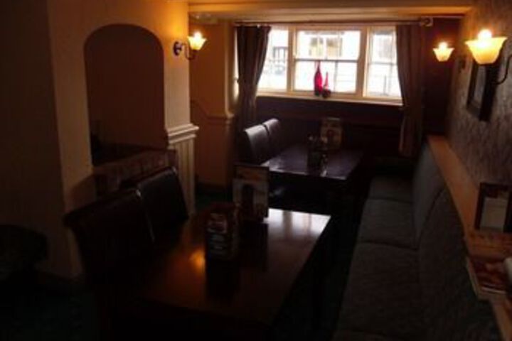 Lounge 16 of 16