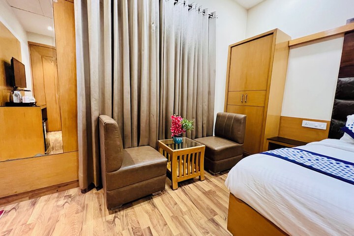 Room 18 of 35