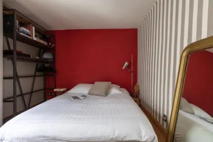 Room 4 of 11