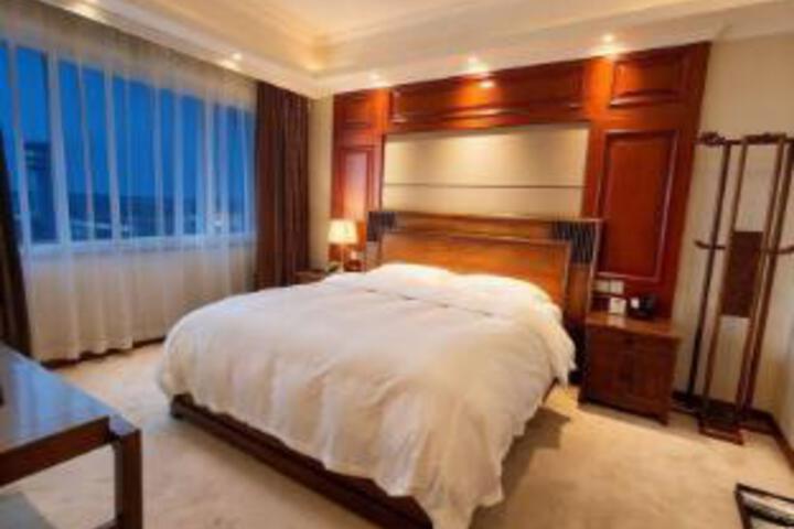Room 16 of 18