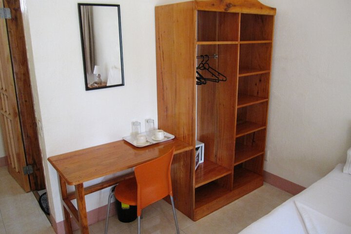 Room 5 of 222