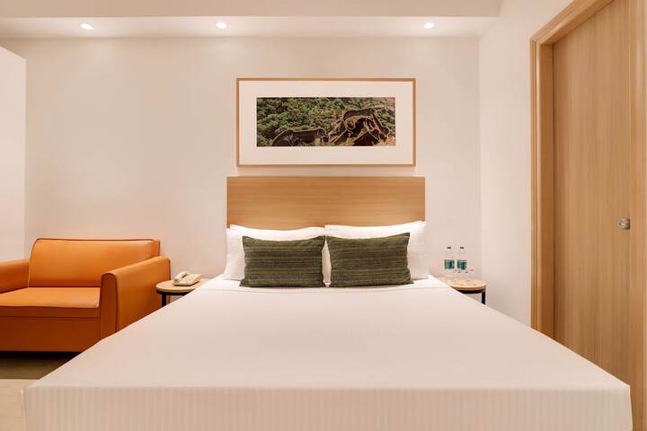 Room 8 of 40