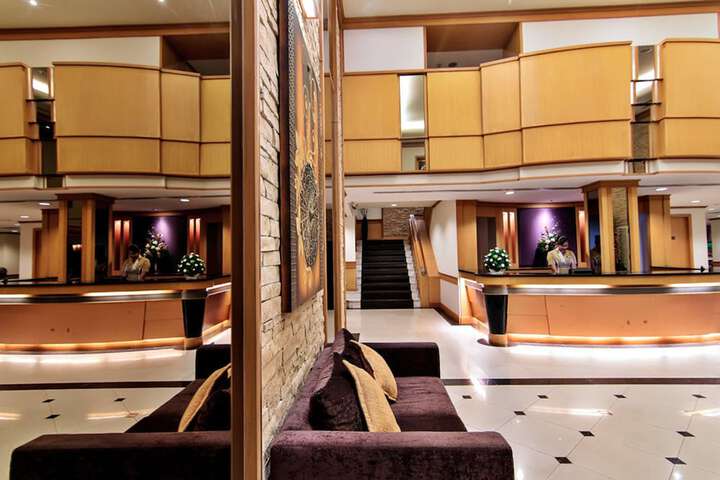 Entrance & Lobby