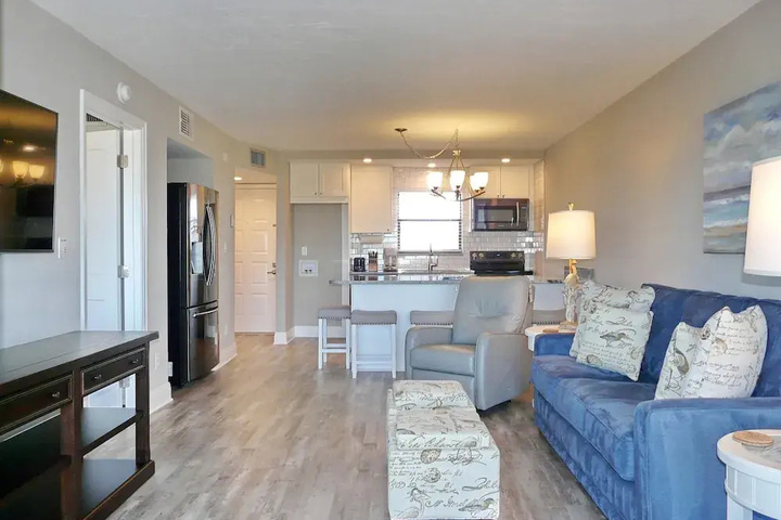 Room 5 of 17