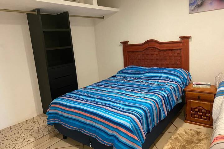 Room 8 of 28