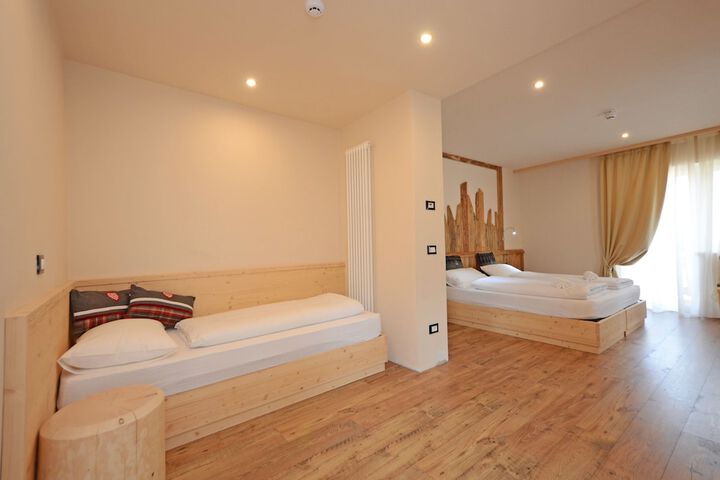 Room 4 of 46