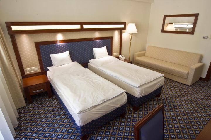 Room 18 of 60
