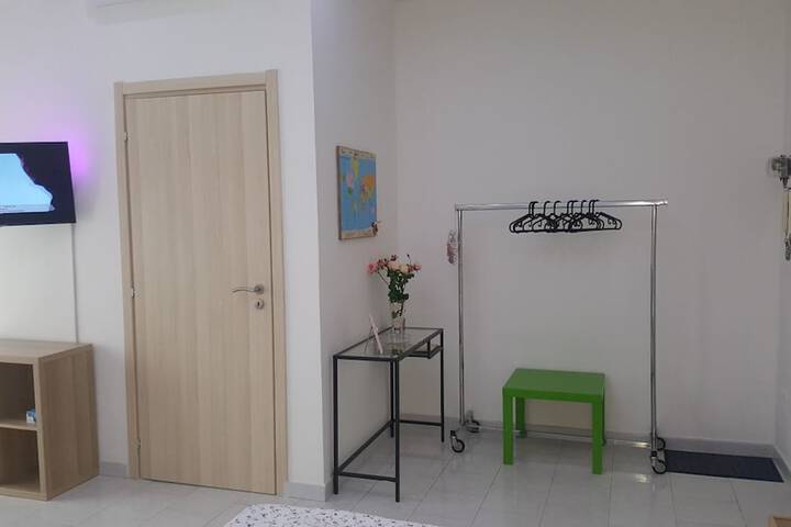 Room 2 of 18