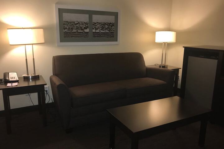 1 King Bed (11 of 16)