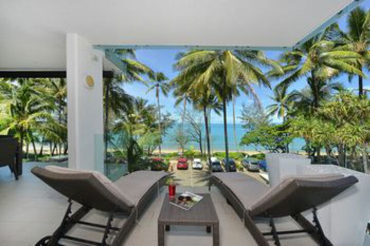 Terrace/Patio 2 of 32