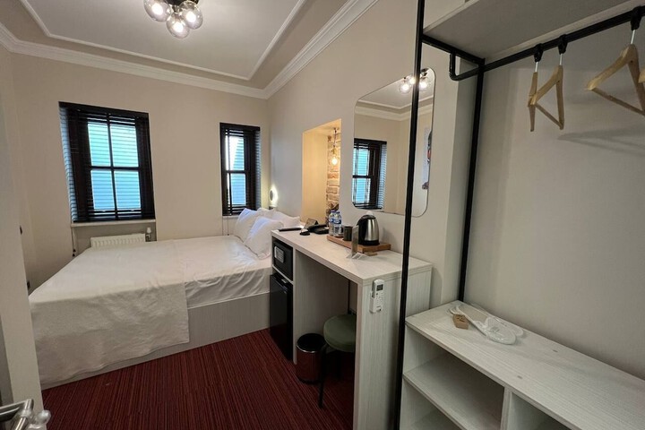 Room 19 of 47