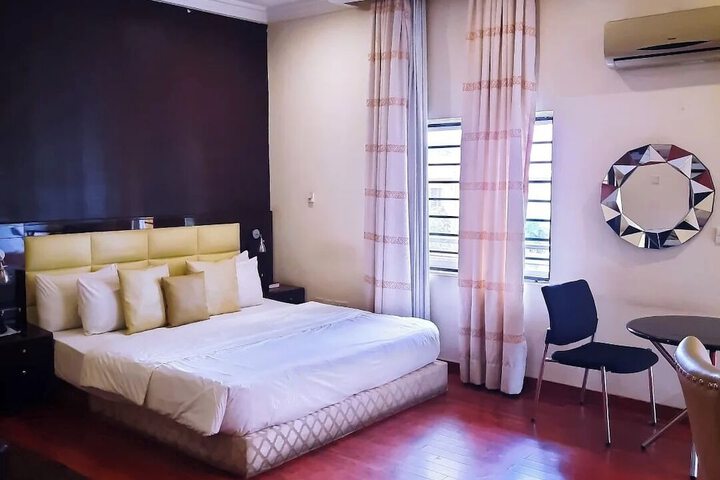 Room 7 of 27