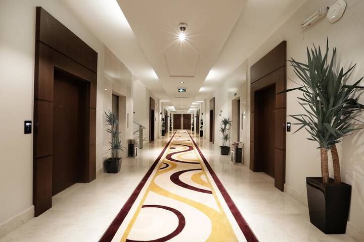 Ballroom/Hall 23 of 24