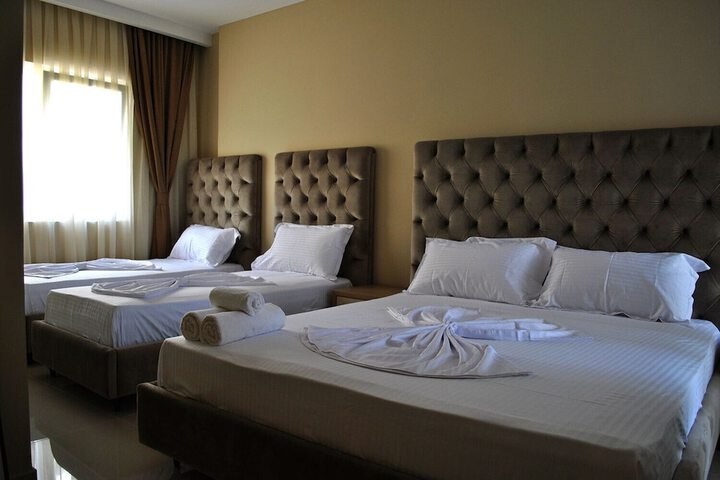 Room 5 of 25