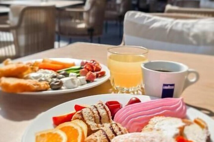 Breakfast/Coffee Service 64 of 80