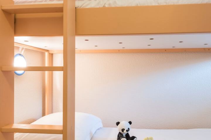 Room 5 of 38