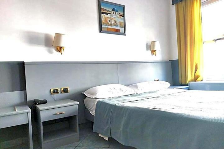 Room 10 of 15