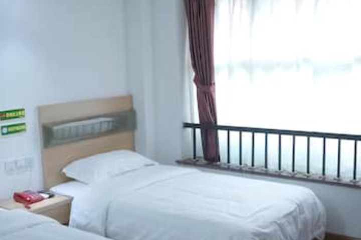 Room 5 of 24