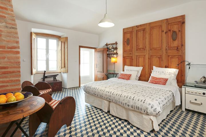 Room 3 of 36