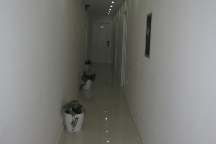 Ballroom/Hall 72 of 74