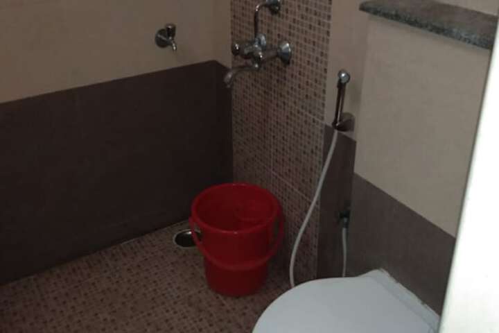 Room 10 of 12