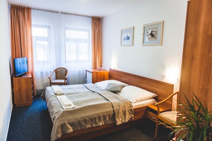 Room 16 of 52