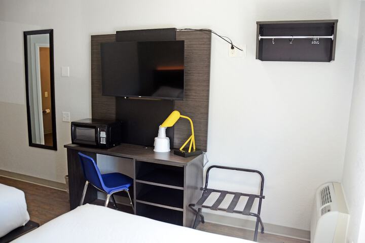 Double Bed Accessible (5 of 25)