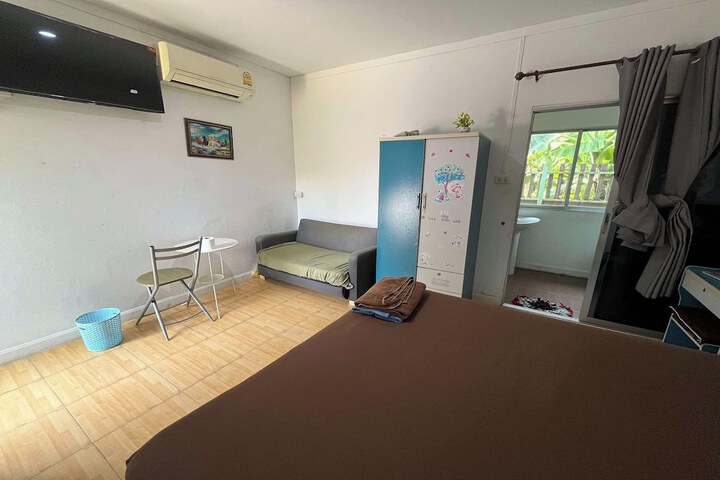 Room 5 of 19
