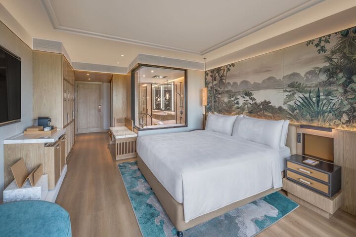 Room 16 of 79