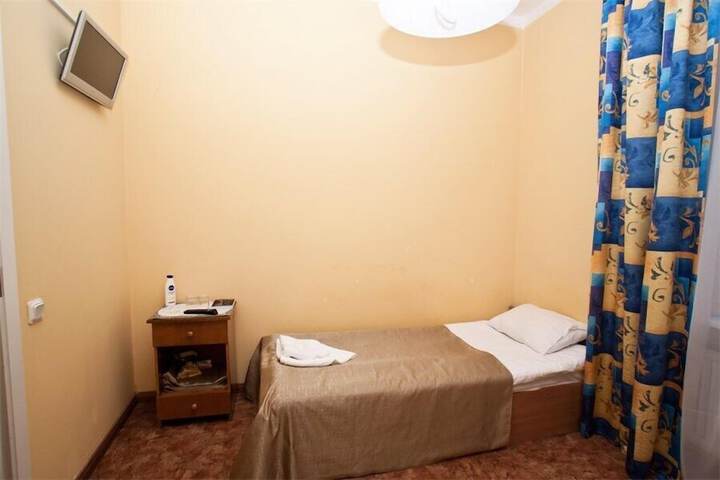 Room 9 of 26