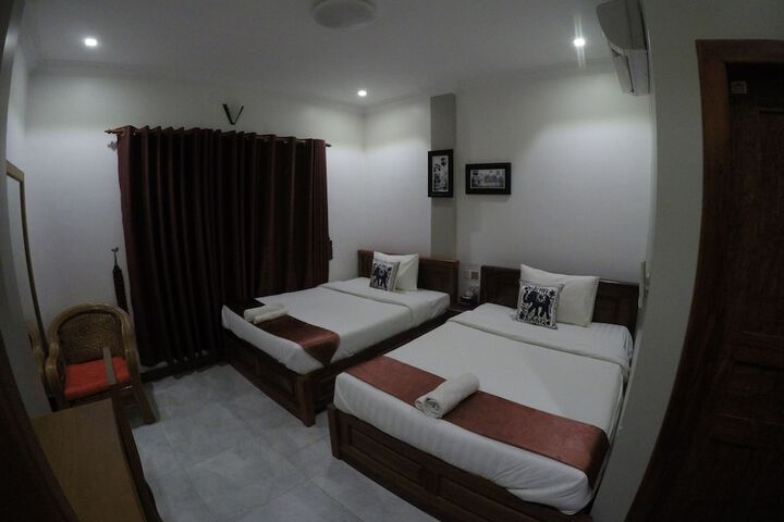 Room 12 of 40