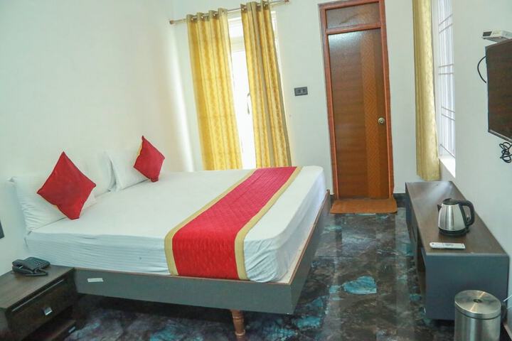 Room 9 of 11