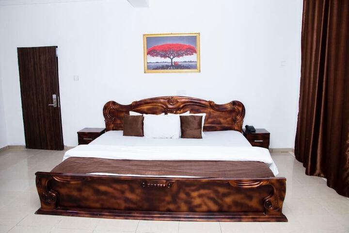 Room 5 of 19