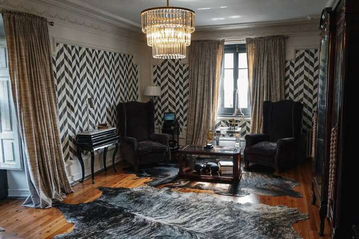 Room 3 of 15