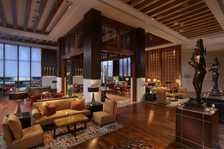 Lounge 77 of 87