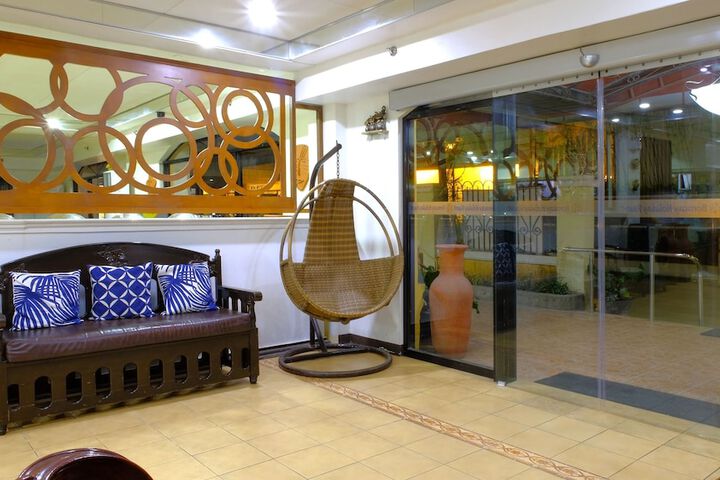 Hotel Lobby
