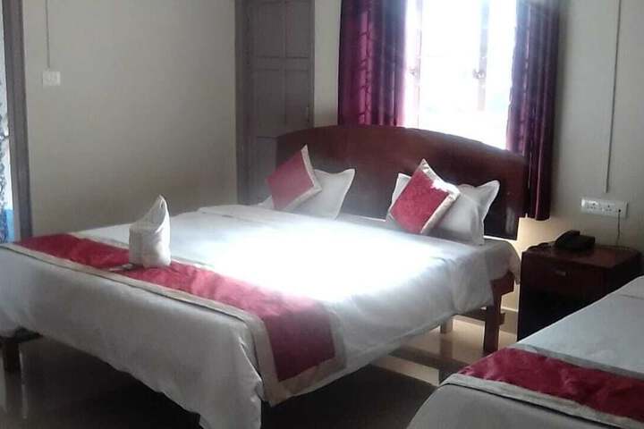 Room 2 of 10